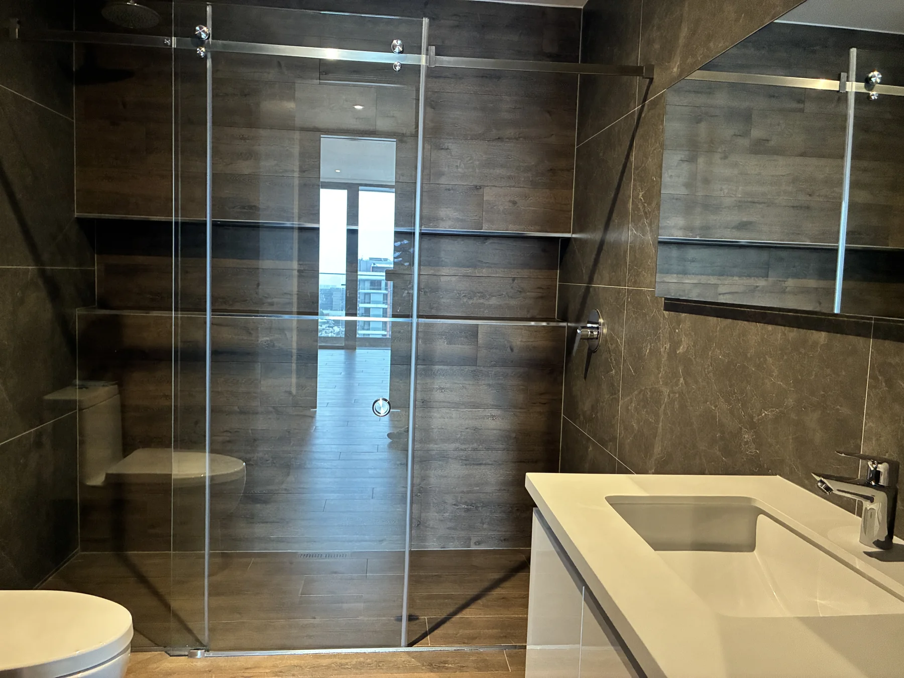 Detalles del baño principal de GAURA N-1601